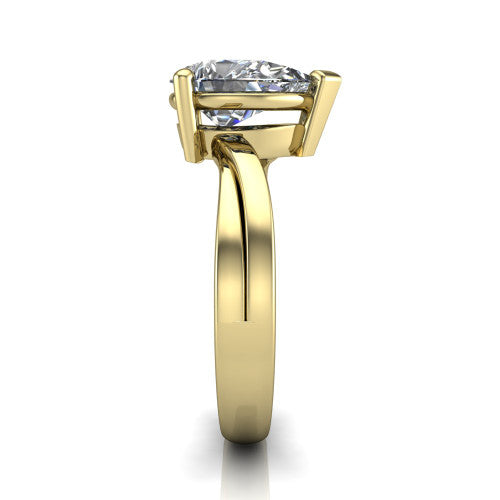 Alana Pear Shape Classic Engagement Ring in 18K Yellow Gold