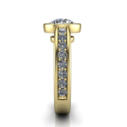 Isabel round classic engagement ring in 18K Yellow Gold, side profile showing the bezel setting and split diamond band in side view