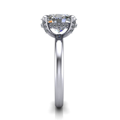 Alaia Oval Shape Classic Engagement Ring in 14K White Gold