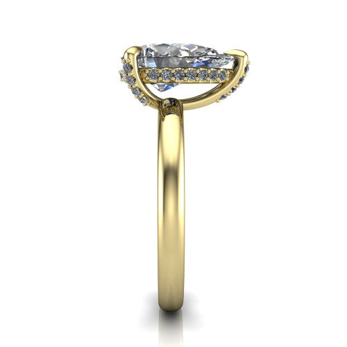 Alaia Pear Shape Classic Engagement Ring in 18K Yellow Gold