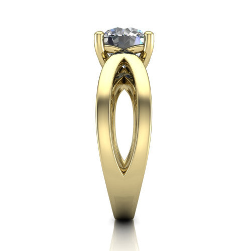 Aisha Round Shape Classic Engagement Ring in 14K Yellow Gold