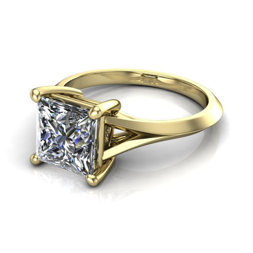Grace Princess Shape Classic Engagement Ring in 18K Yellow Gold