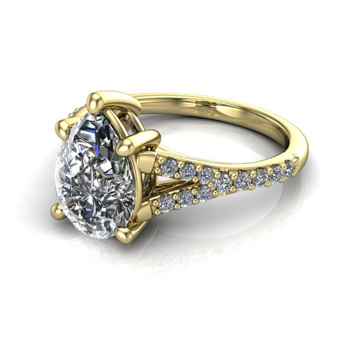 Sophia Pear Shape Classic Engagement Ring in 18K Yellow Gold
