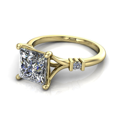 Mary Princess Shape Classic Engagement Ring in 14K Yellow Gold