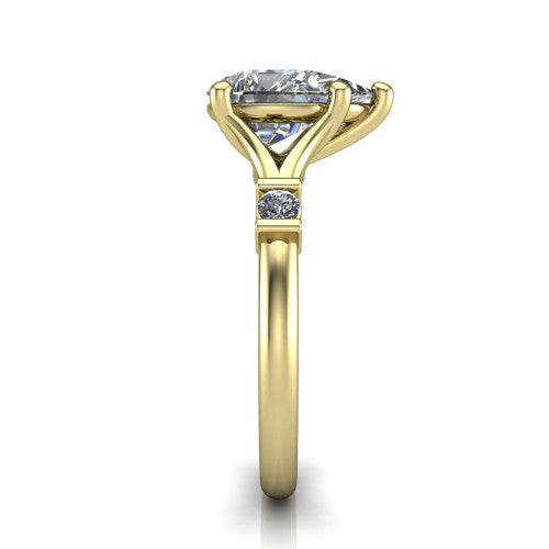 Mary Pear Shape Classic Engagement Ring in 18K Yellow Gold