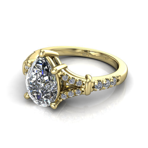 Sloane Pear Shape Classic Engagement Ring in 14K Yellow Gold