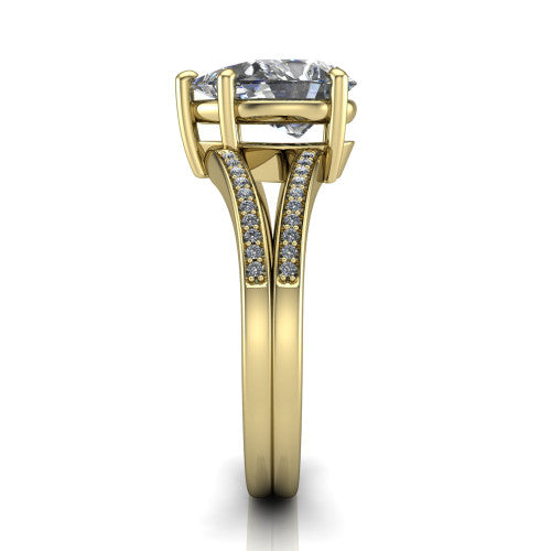 pear diamond solitaire ring, 18k yellow gold