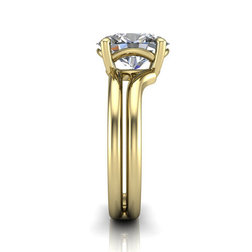 Khloe oval classic engagement ring in 18K Yellow Gold, side profile showing the split polished band in side view