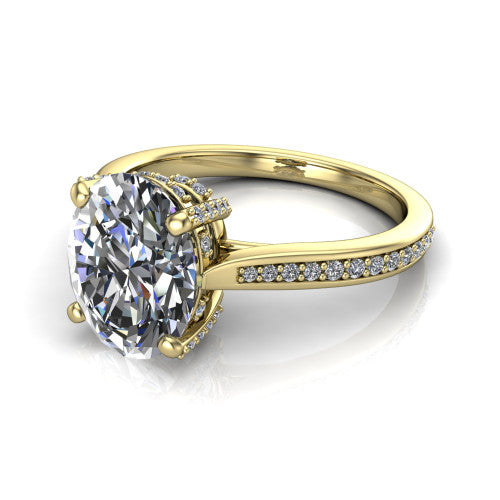 True Oval Shape Classic Engagement Ring in 18K Yellow Gold