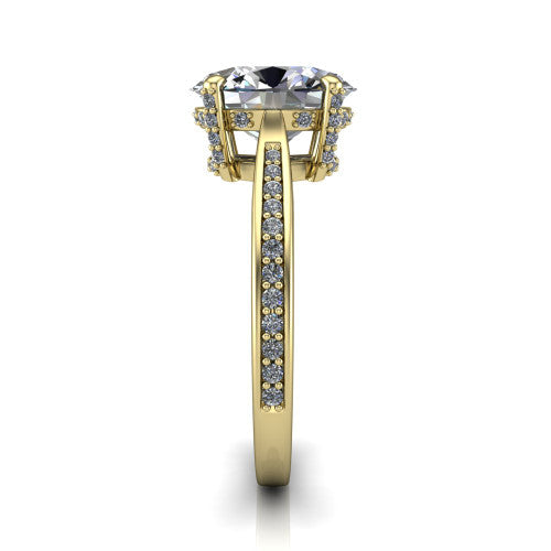 True Oval Shape Classic Engagement Ring in 18K Yellow Gold