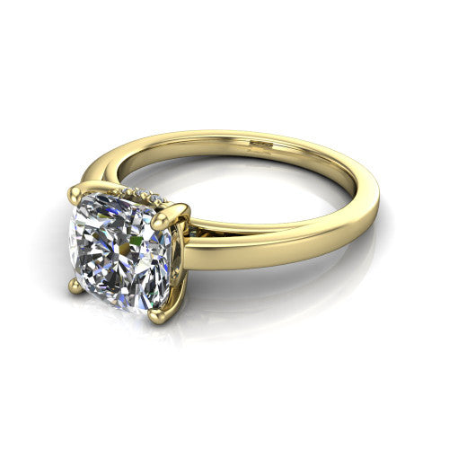 Itzel cushion-cut classic engagement ring in 14K Yellow Gold, three-quarter perspective showing the cushion-cut center diamond, double-claw prongs, and polished band