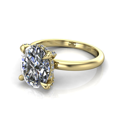 Alaia Oval Shape Classic Engagement Ring in 18K Yellow Gold