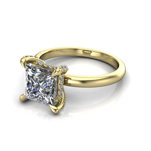 Alaia Princess Shape Classic Engagement Ring in 18K Yellow Gold
