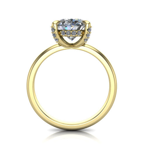 Alaia Oval Shape Classic Engagement Ring in 18K Yellow Gold