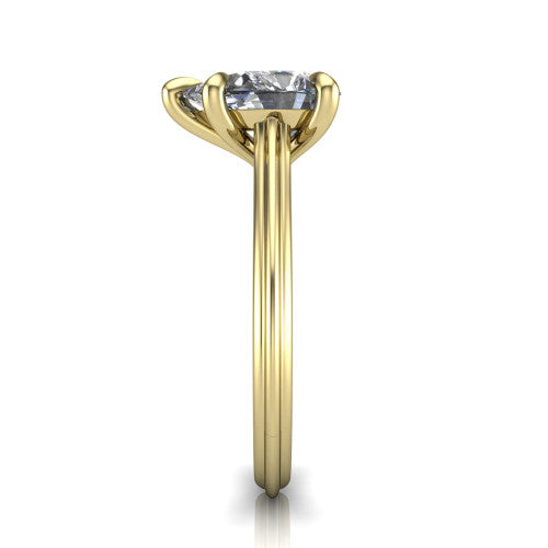 Arleia Pear Shape Classic Engagement Ring in 14K Yellow Gold