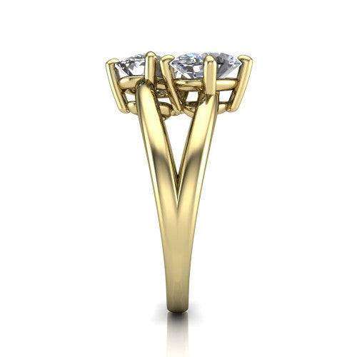 Michelle oval three stone engagement ring in 14K Yellow Gold, side profile showing the polished split shank dividing into two rails beneath the two-stone head
